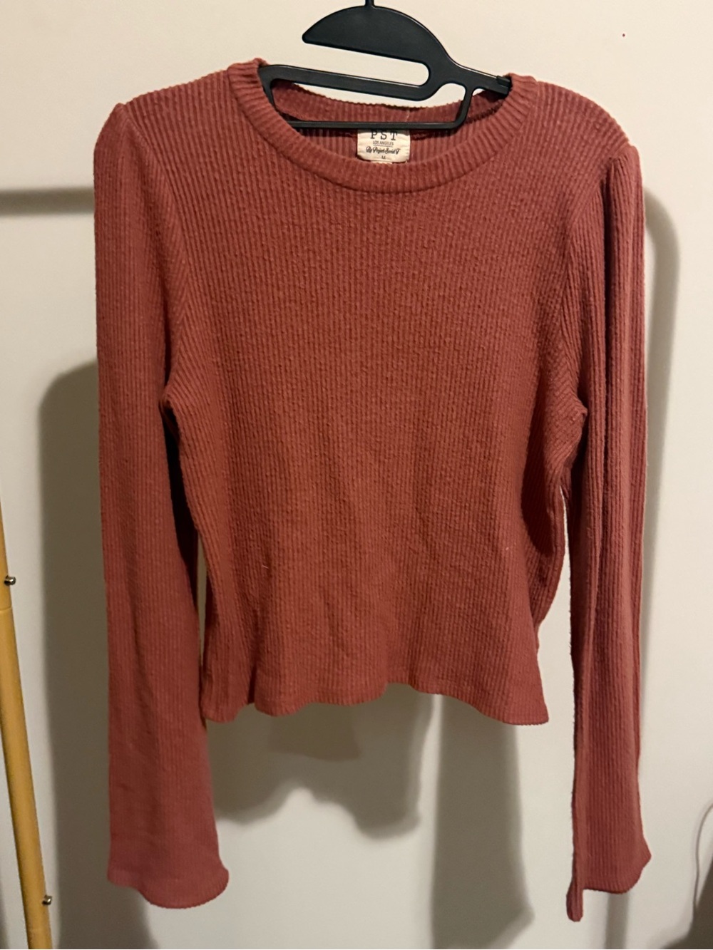 Long-Sleeve Ribbed Crewneck Top in Dusty Rose
